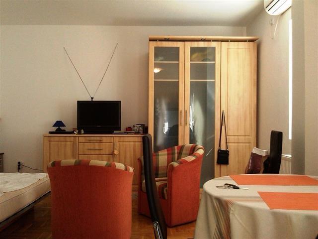 Uknjižena-garsonjera-29m2