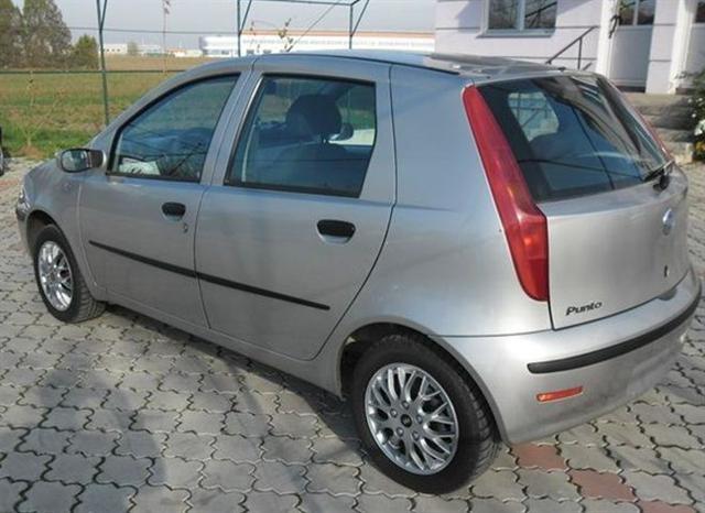 Fiat-Punto-1-2-b--03