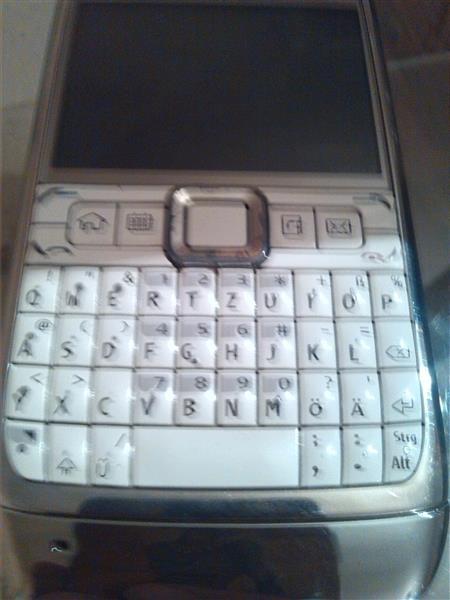 Nokia-E71-bela-