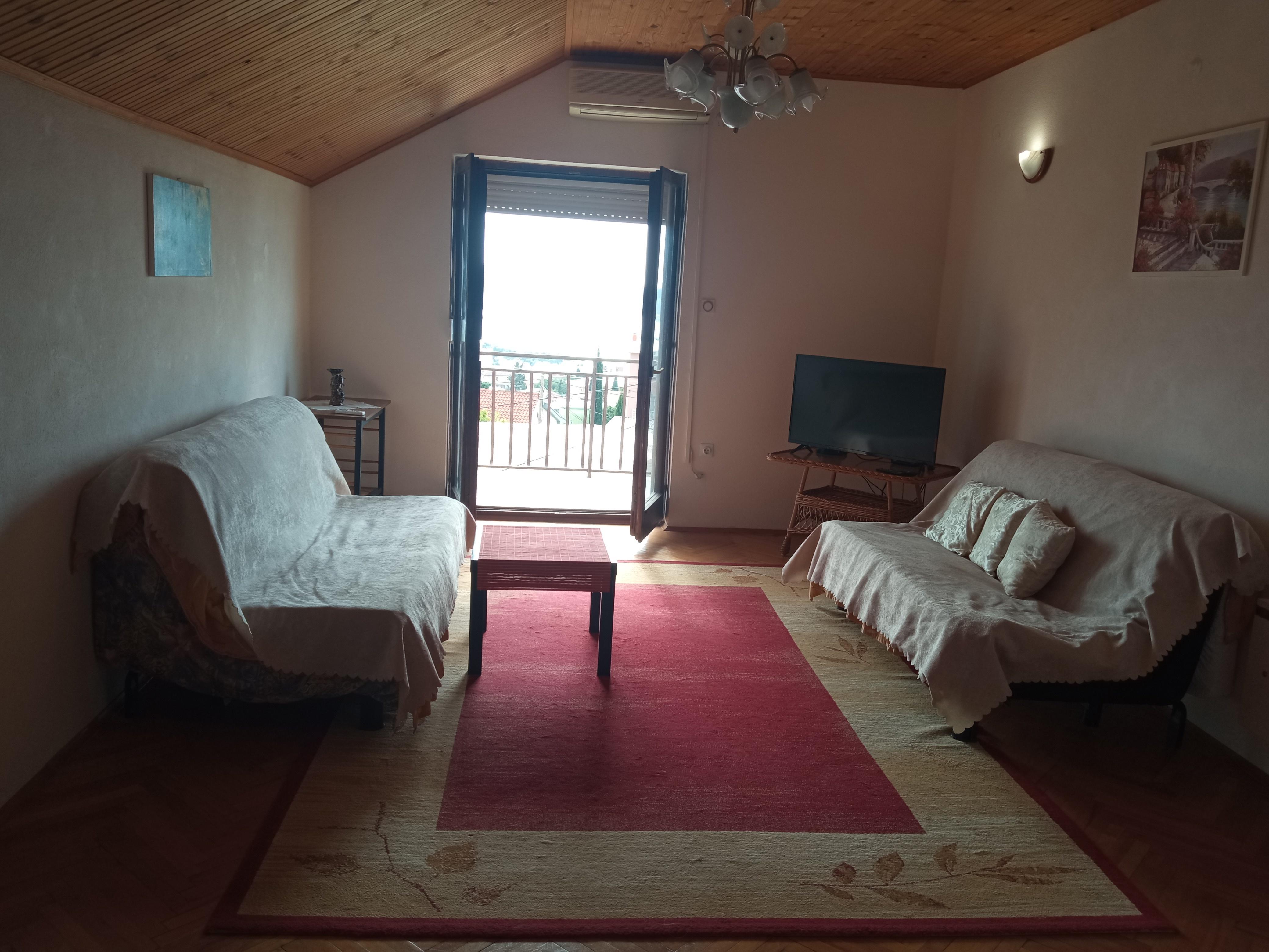 Šušanj-Bar--Izdajem-2-apartmana-po-70-m-