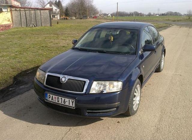 Škoda Superb 1.9TDi -03