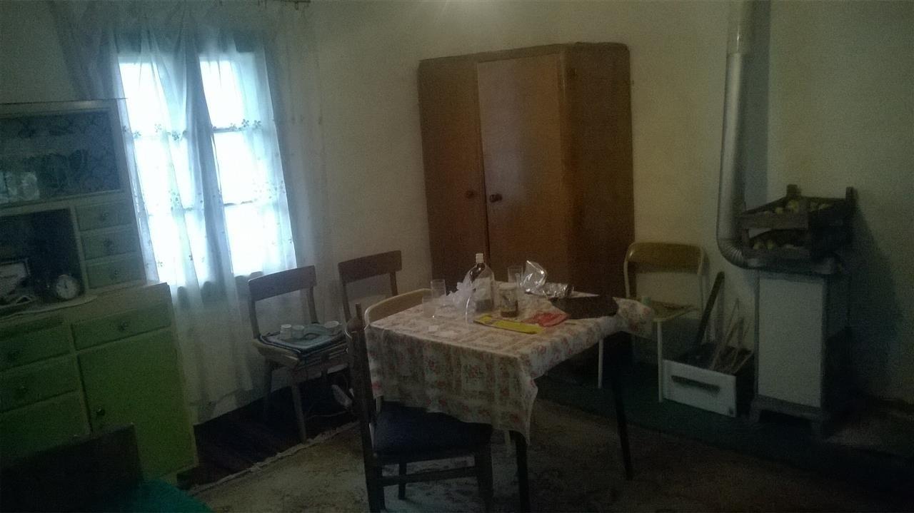 Kuća-sa-okućnicom-na-prodaju