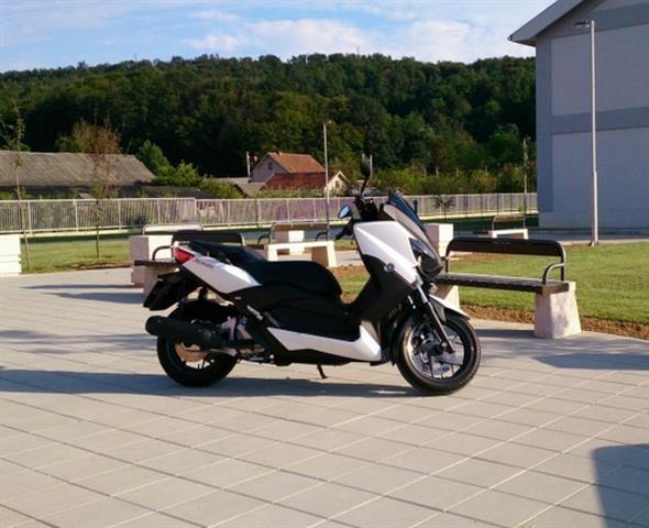 Yamaha x max 250 -14