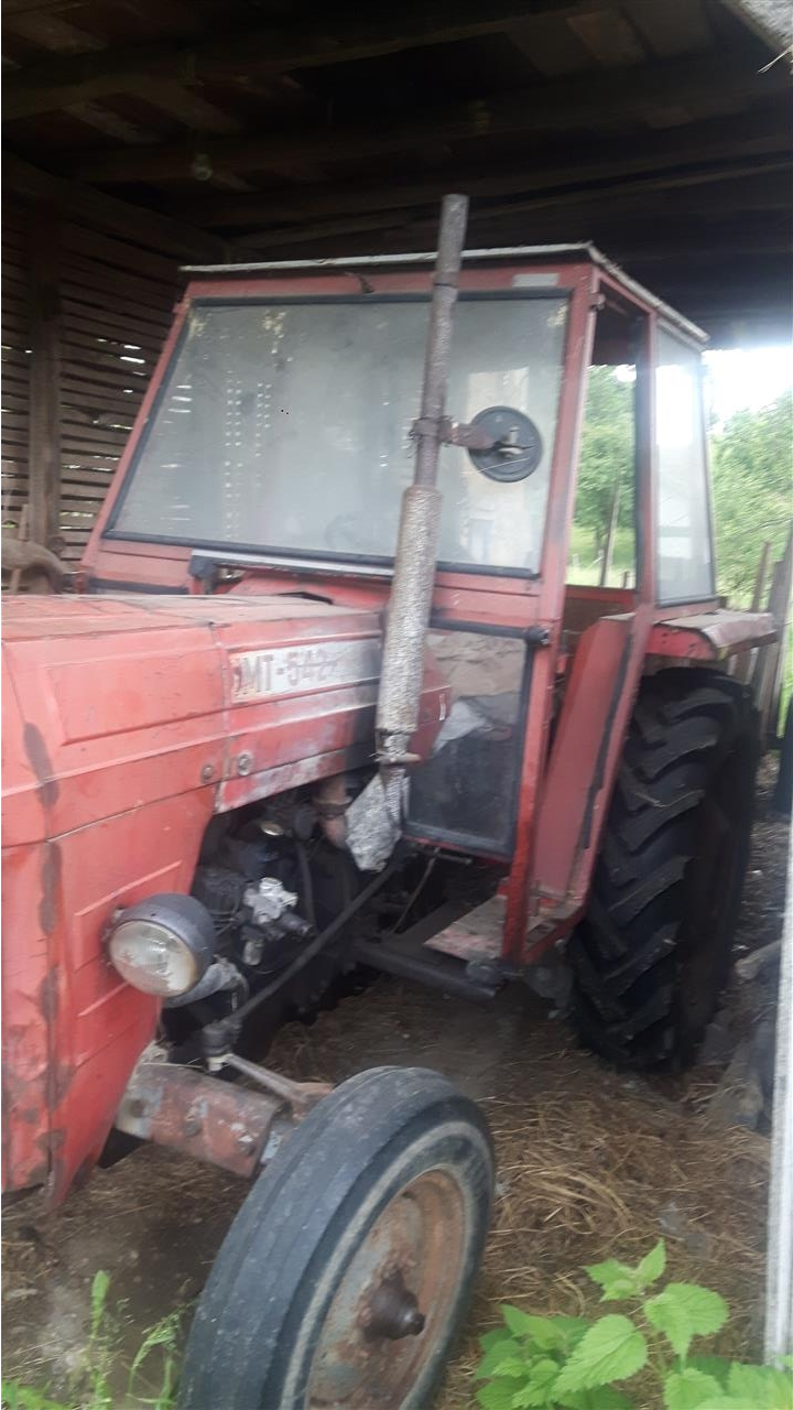 Traktor-Imt-542