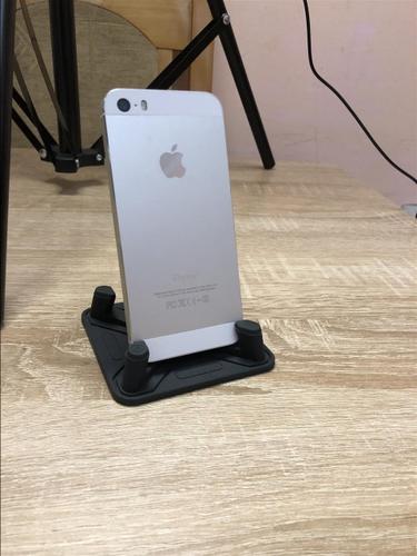 iPhone 5s NOVV iz CH Sim Free