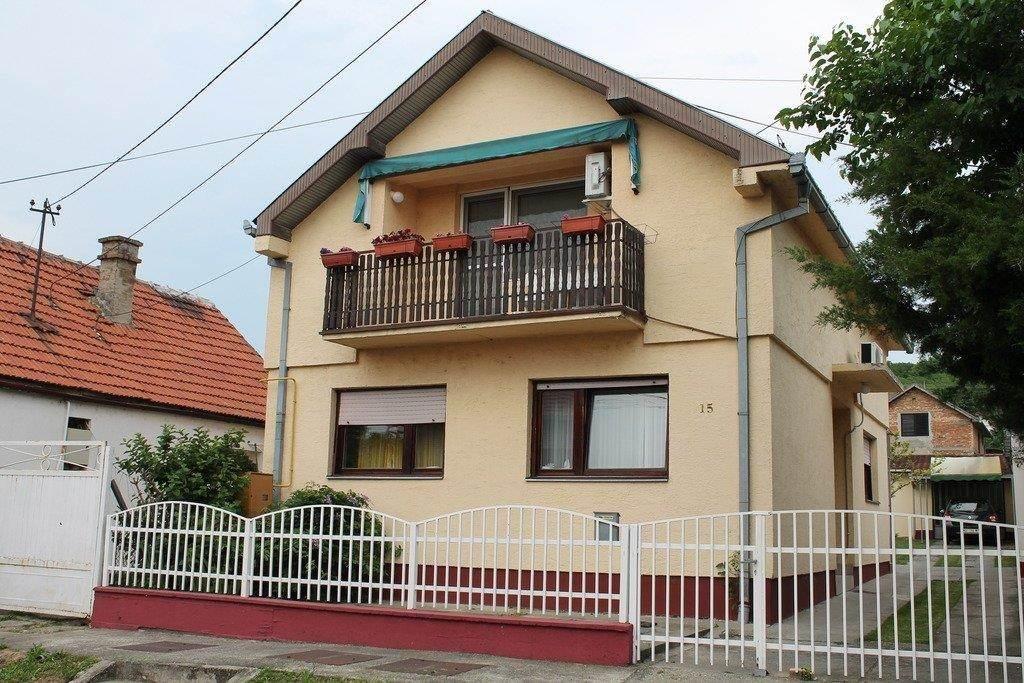 Kuca-Sremska-Kamenica
