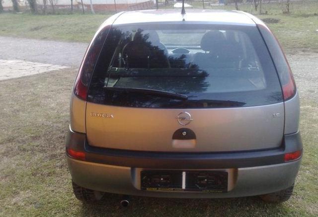 Opel-Corsa-1-2--03