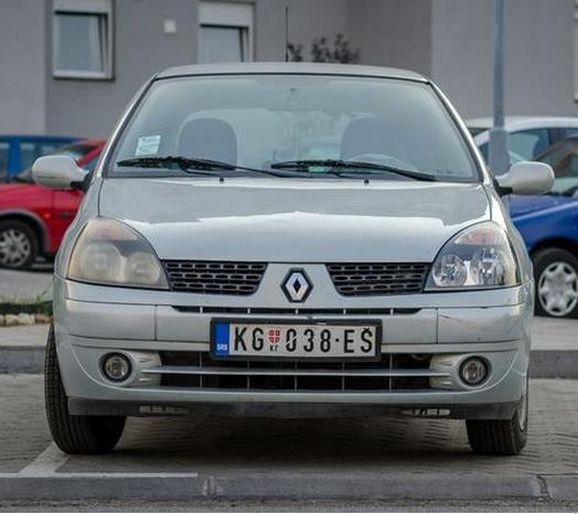 Renault-Clio-1-2--02