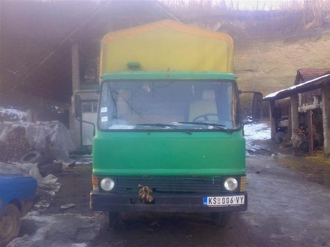 ZASTAVA 650 AD