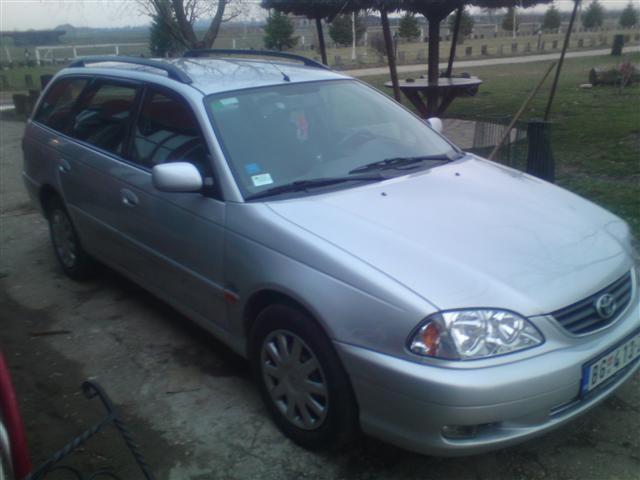 Toyota-Avensis-Karavan--02