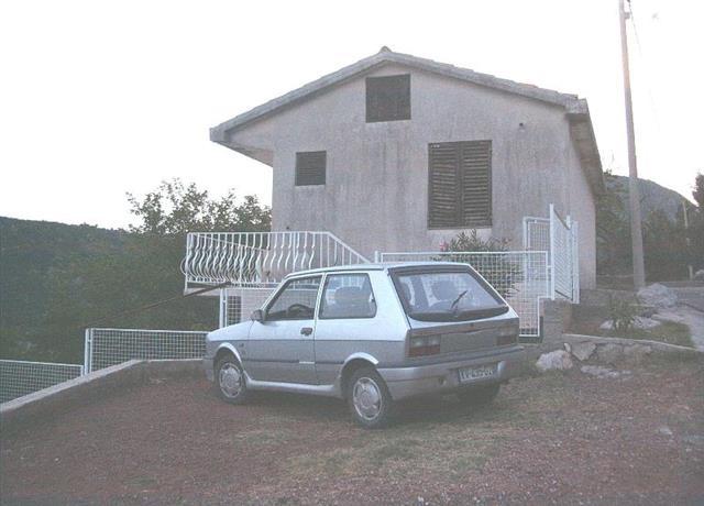 Kuca u Budva Markovici