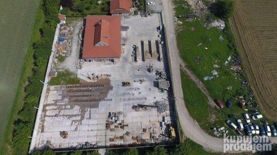 Plac-sa-objektima-za-posao