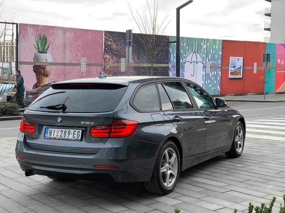 BMW-318d-2012
