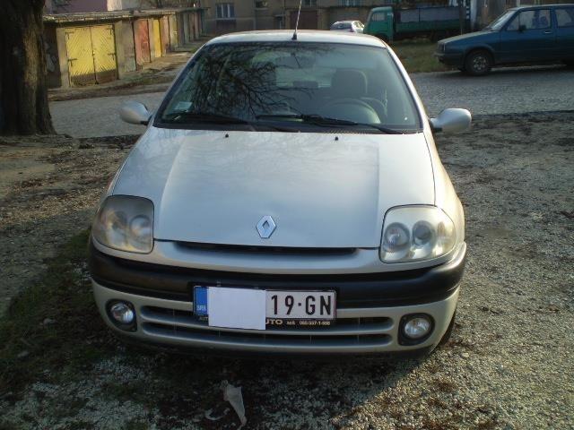 Renault Clio 1,2 16v - 01