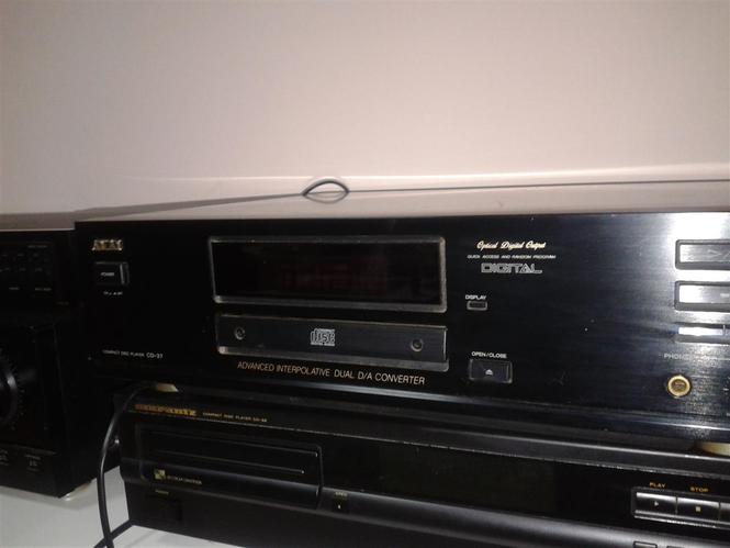 AKAI 37 cd plejer