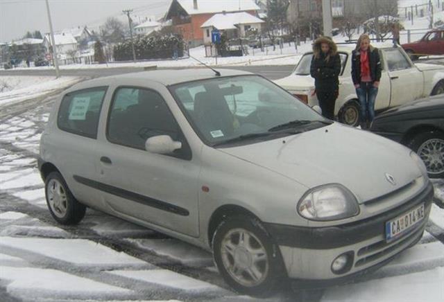 Renault-Clio-1-2-16V--01