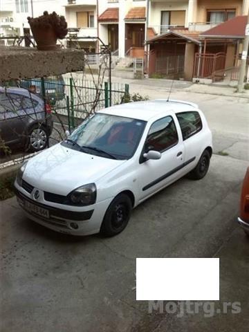 Renault-Clio--06-Dobro-ocuvan