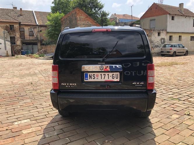 Dodge Nitro 3.7 SXT