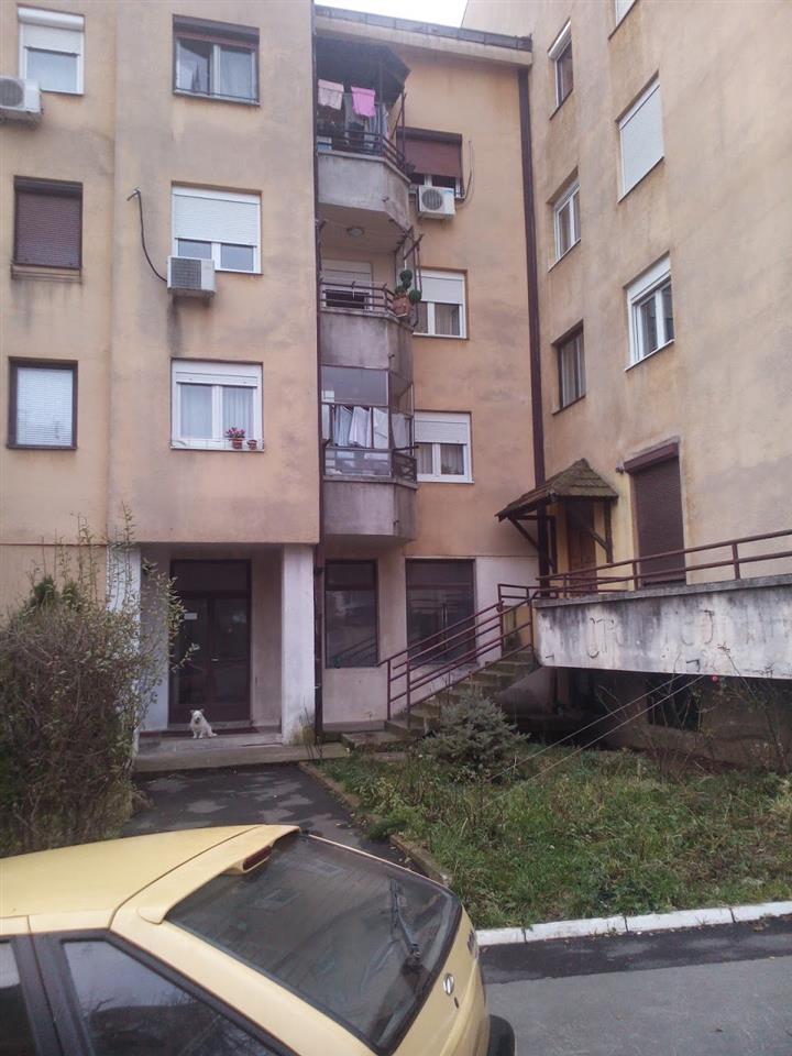 Prodajem-poslovni-prostor-u-Beogradu-Karaburma