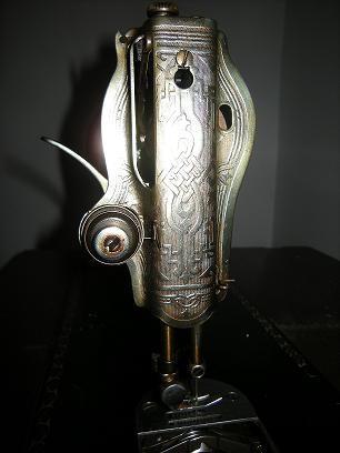 SINGER - Masina