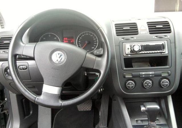 VW-Golf-V--09