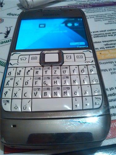 Nokia E71 bela 