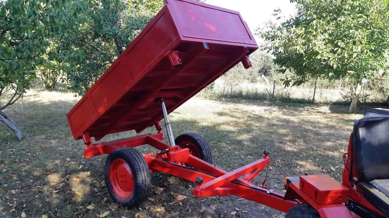 Traktor-TV821