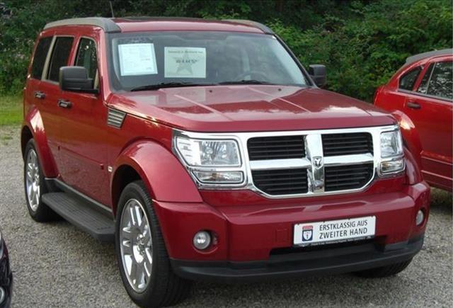 Dodge-Nitro--08