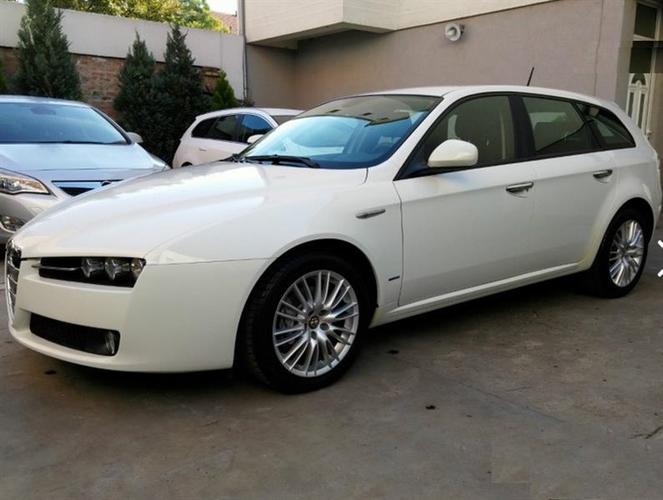 Alfa Romeo 159 2.0 jtdm distinctive -09