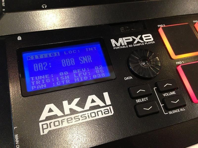 Akai-Mpx8