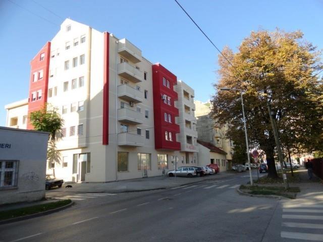 Nov, ekskluzivan stan, siri centar Novi Sad