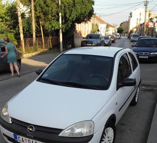 OPEL CORSA U EXTRA STANJU