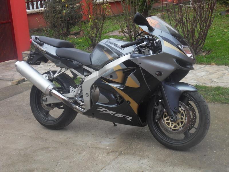 Kawasaki-ZX-6R--01