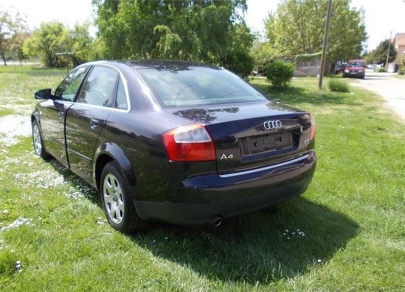 Audi-A4-2-0--01
