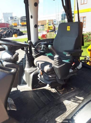 --JCB-4-CX-
