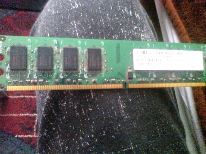 2GB RAM MEMORIJE ZA PC