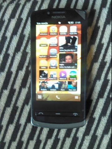 Nokia 700