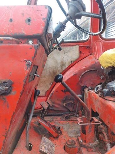 Traktor-Mtz-82