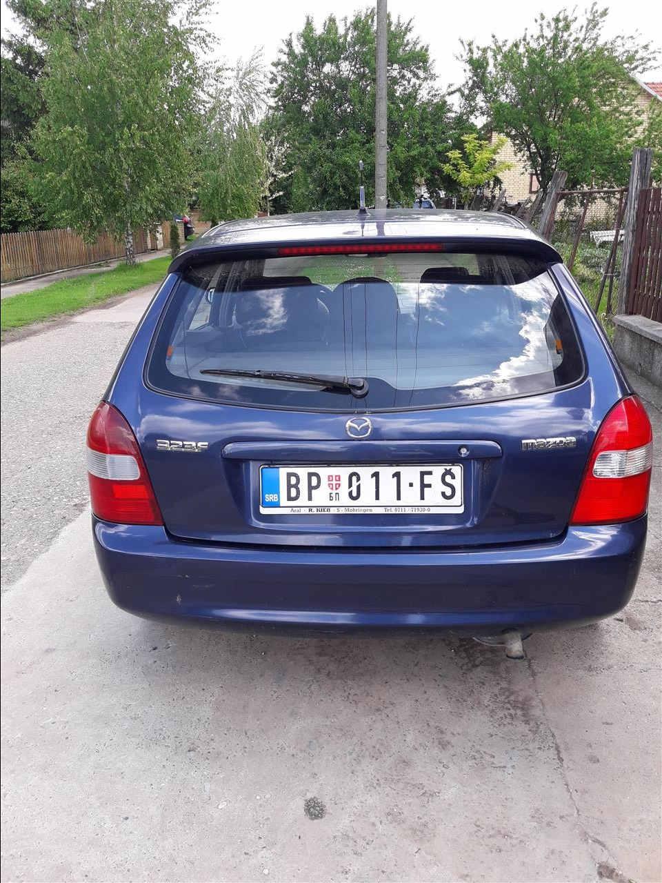 Mazda323f