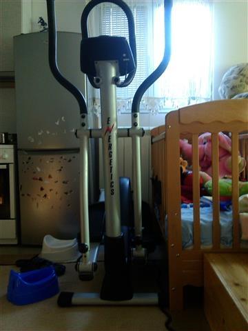 Orbitrek-Energetics-ET9-0-ergometer