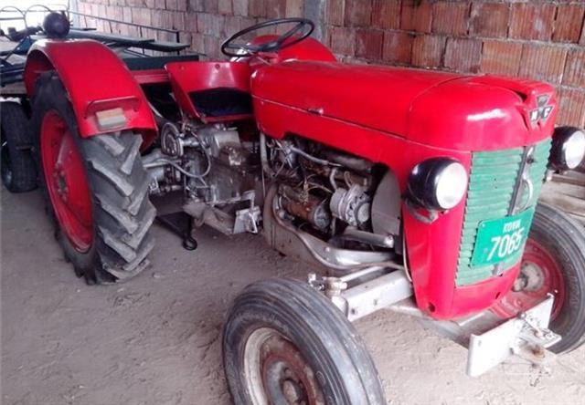 Traktor Masej Ferguson 25