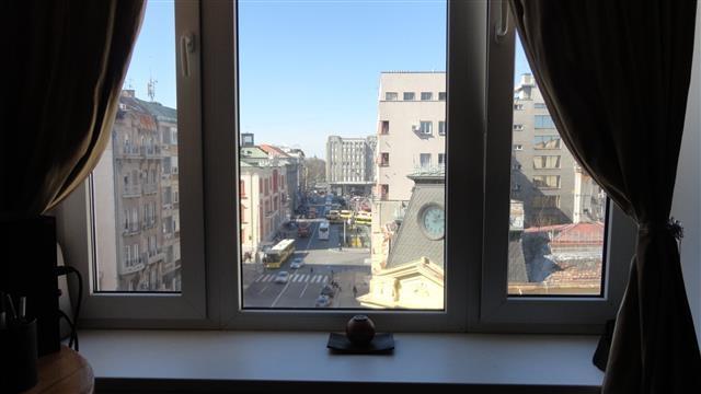 IZDAJE-SE-4-0-STAN-94m2-U-NAJSTROZEM-CENTRU
