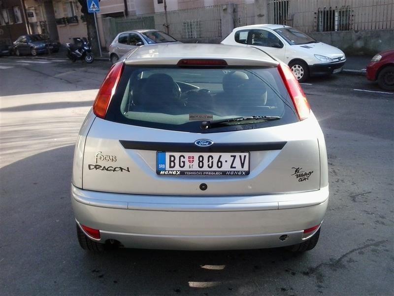 Ford-Focus-1-6--02