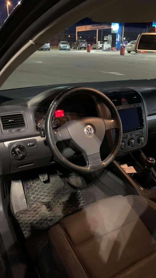 VW-golf-5-2004
