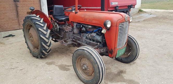 Traktor 533