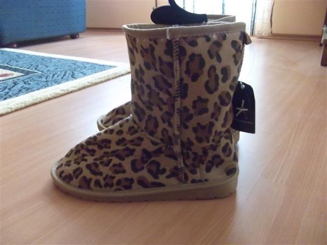 UGG Nemacke, proizvodjac "PRIMARK"