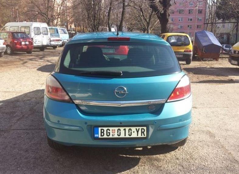 Opel-Astra-H--04