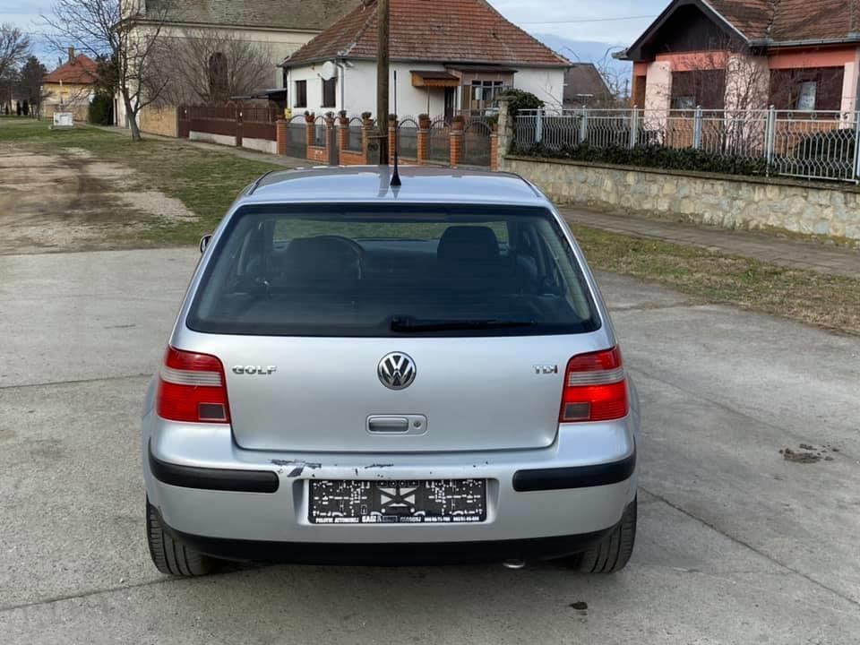 VW-GOLF-4