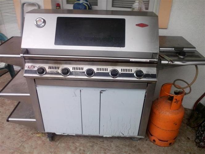 Roštilj veliki sa pet gorionika 
