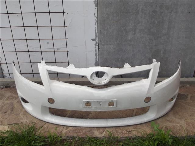 branik za toyotu auris